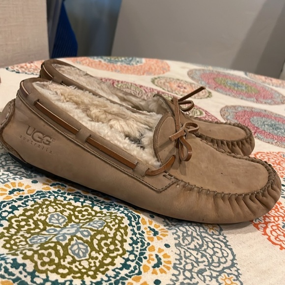 UGG Dakota Slippers 5131 size 9 women’s - Picture 2 of 6